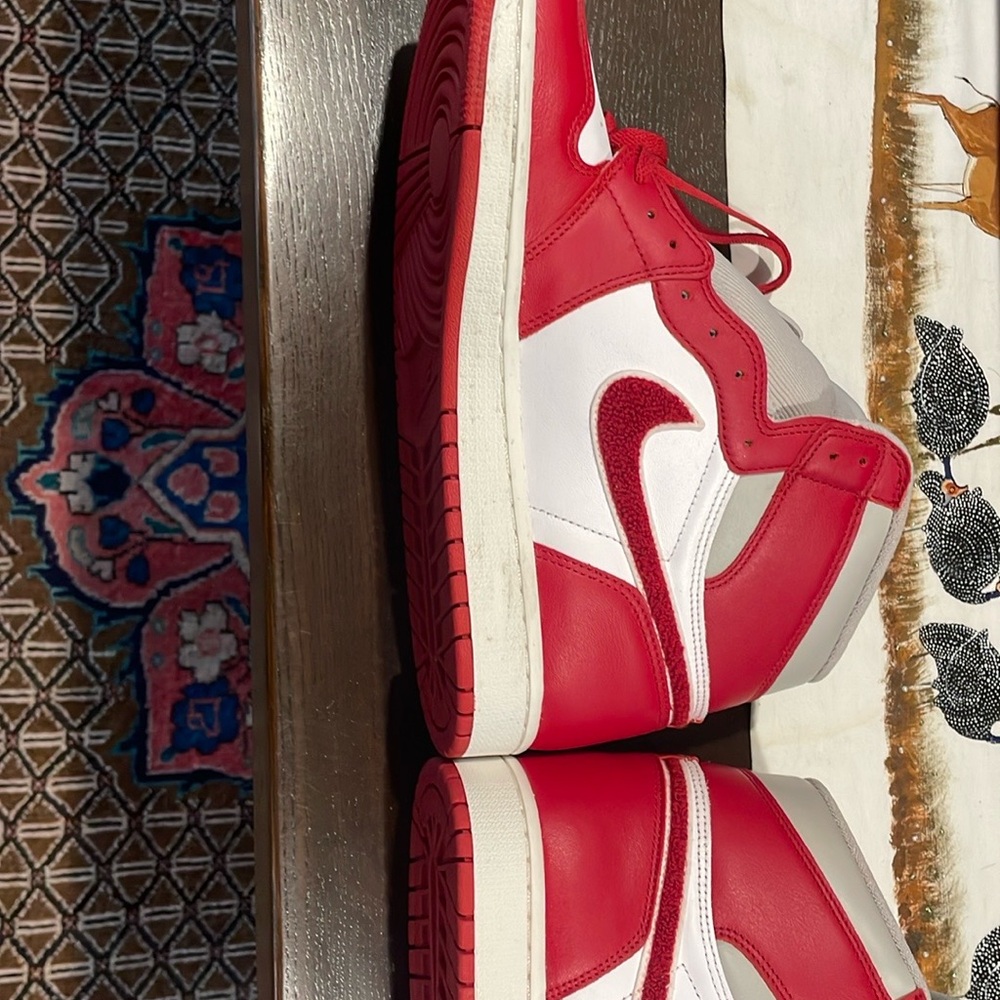 “HOST PICK”Nike Air Red and White High-Top Sneakers Air Jordan’s NWT - Picture 6 of 12